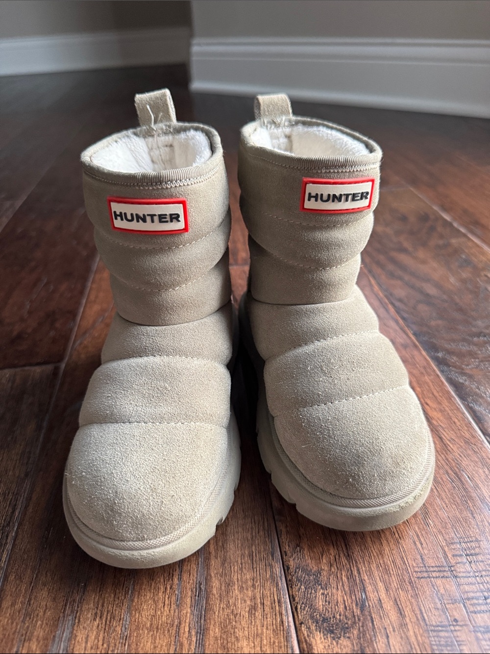 Hunter Kids Tan Suede Shearling-Lined Boots